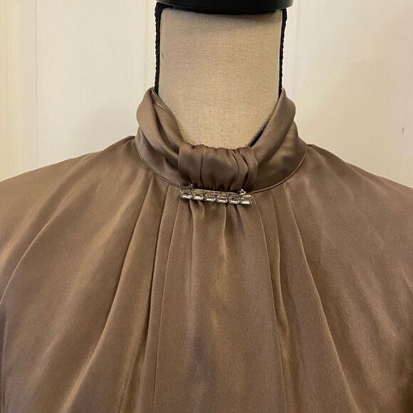 Simorra Barcelona mock neck satin blouse ( with brooch), size 40(M) - Picture 2 of 10